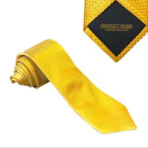 Flash Sale Last Chance! Men’s gold silk Donald